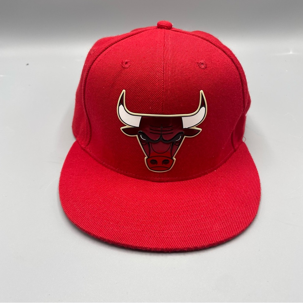 NBA Chicago Bulls Ultra Game Red Metallic Logo Black Snapback Hat Cap